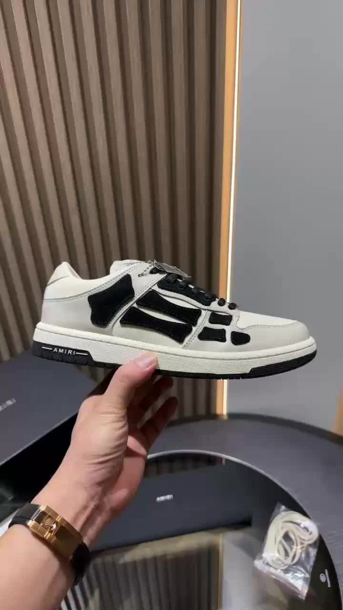 AM1R1 SNEAKERS