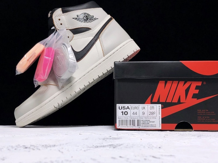 JORDAN 1 RETRO HIGH OG DEFIANT SB LIGHT BONE CD6578-006