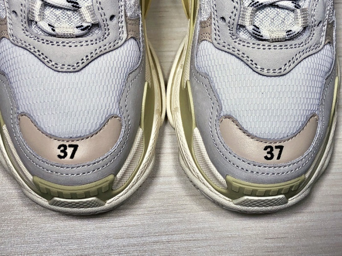 BLEN Triple S White 2019 524036W09E19000