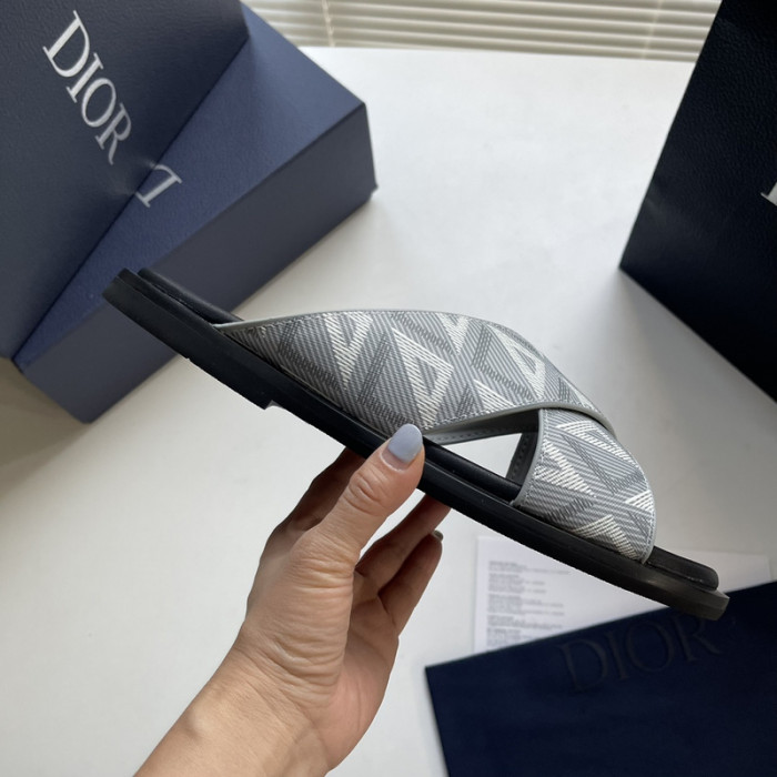 DO DESIGNER SLIPPERS