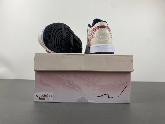 Air Jordan 1 Low 553558-132