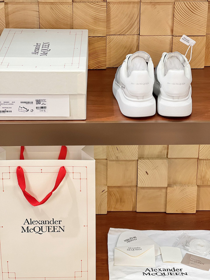 Alexander McQueen sneaker