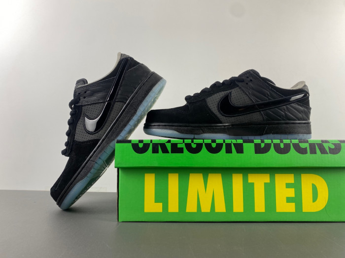 Division Street x Nike Dunk Low Lux “Oregon Black” HV1470-001