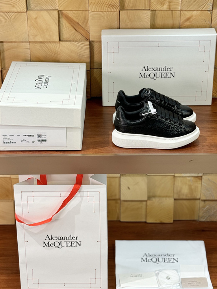 Alexander McQueen sneaker