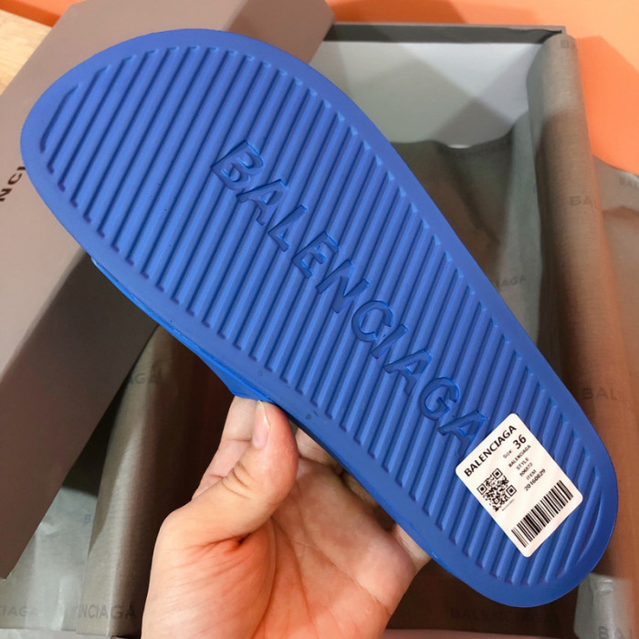 BLEN DESIGNER SLIPPERS