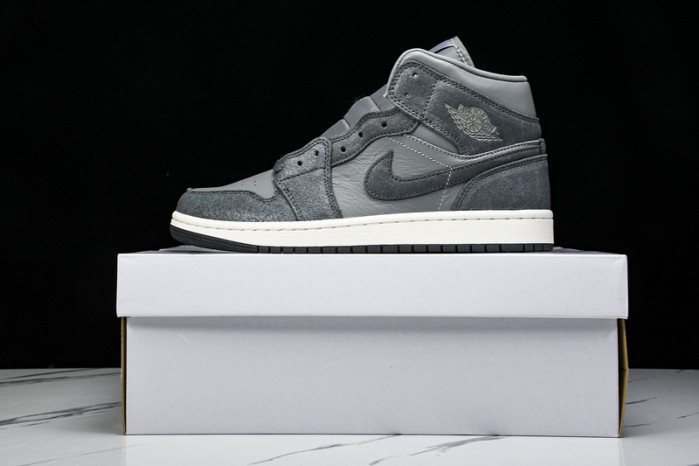 WMNS Air Jordan Mid SE FJ3448-001