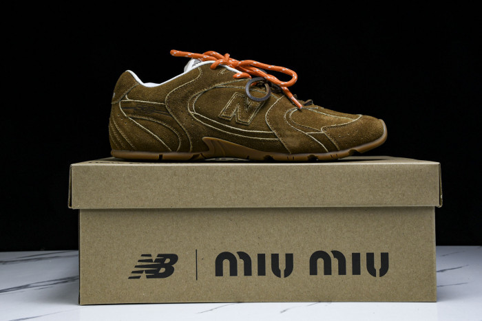 New Balance Mi­u