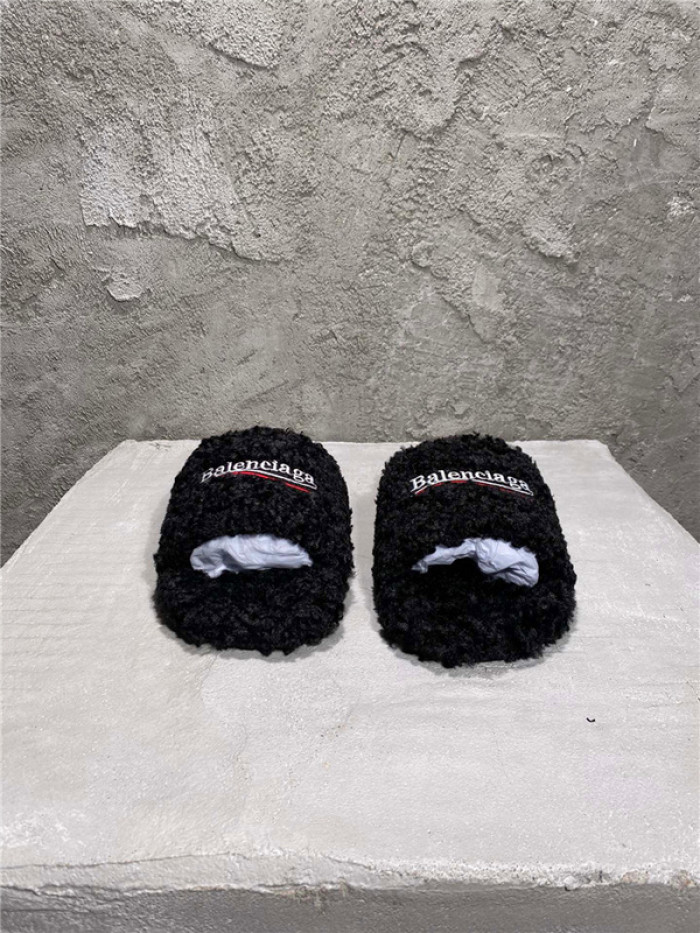 BLEN DESIGNER SLIPPERS