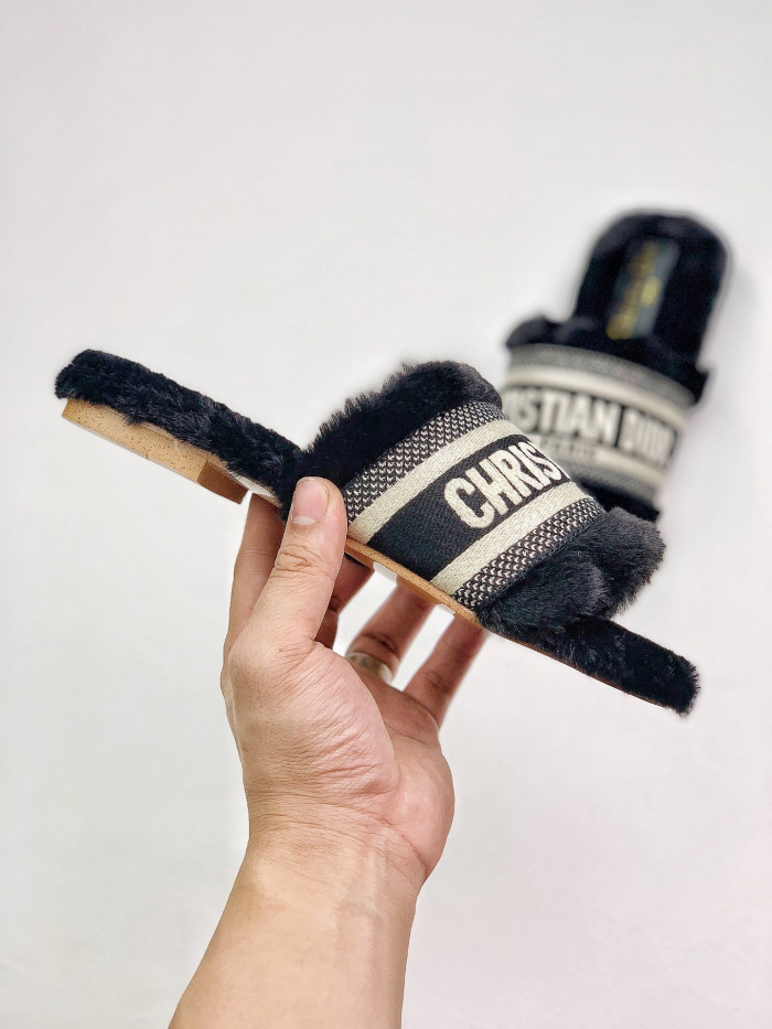 DO DESIGNER SLIPPERS