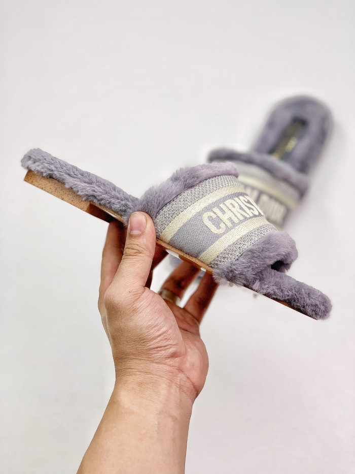 DO DESIGNER SLIPPERS