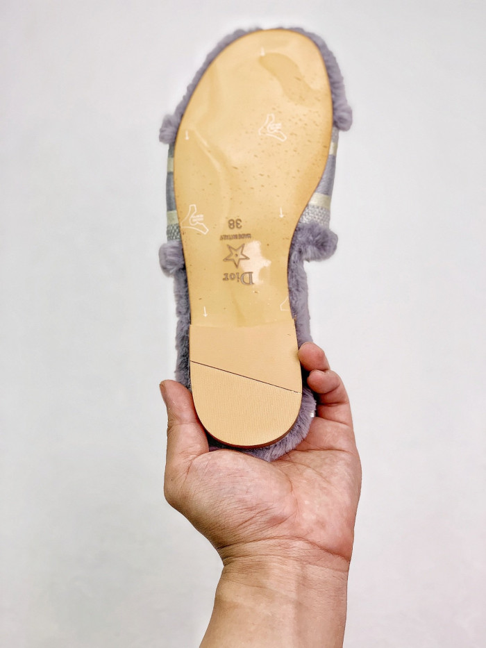 DO DESIGNER SLIPPERS