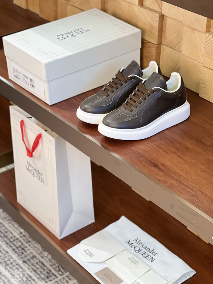 Alexander McQueen sneaker