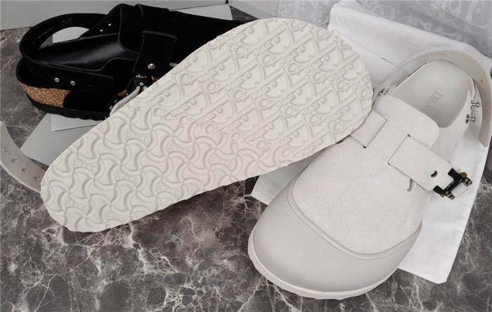 DO DESIGNER SLIPPERS