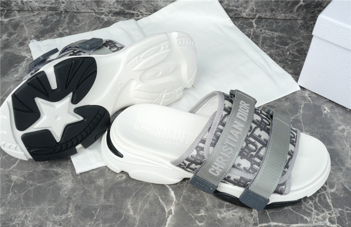 DO DESIGNER SLIPPERS