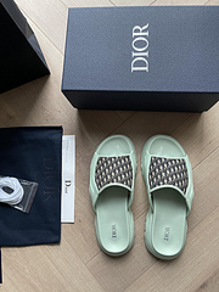 DO DESIGNER SLIPPERS
