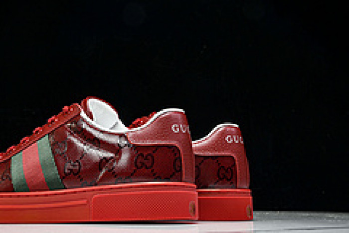 G*u*i sneaker