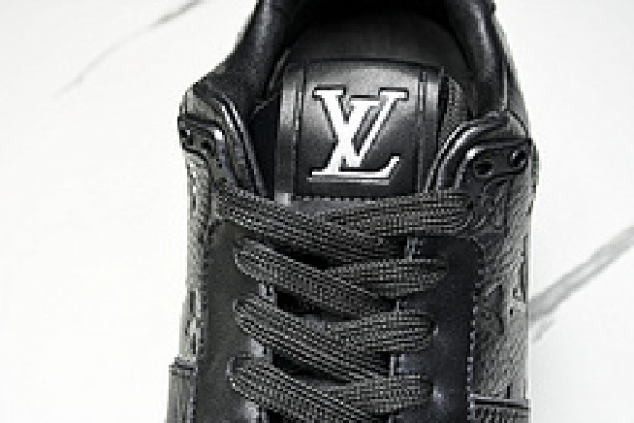 L&V SNEAKERS