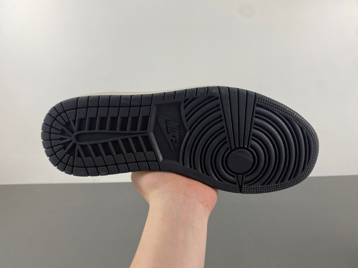 Travis Scott x Air Jordan LV LX1988-200