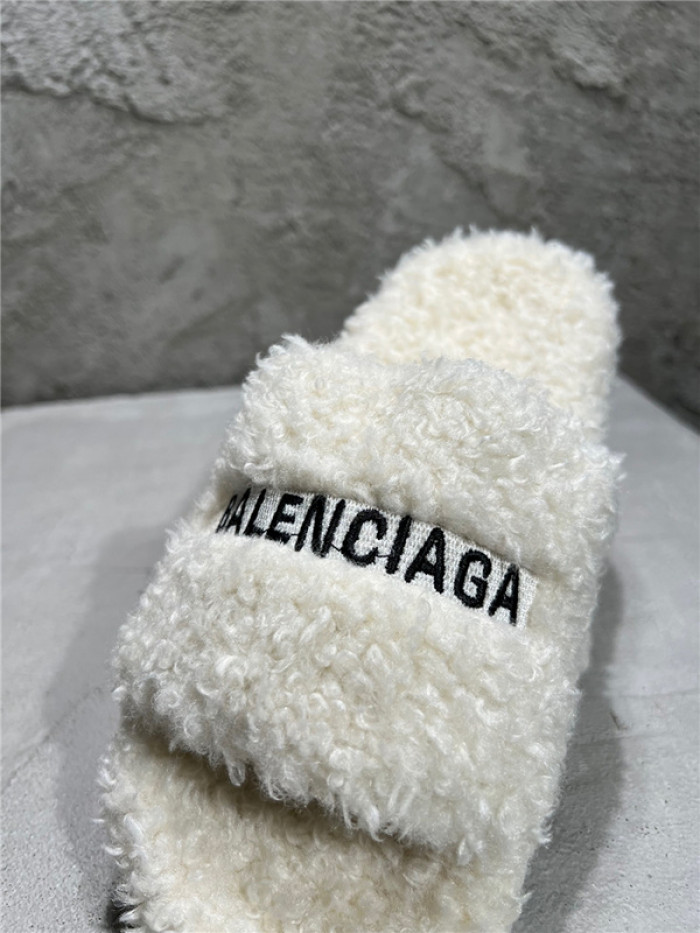 BLEN DESIGNER SLIPPERS