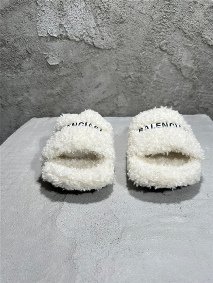 BLEN DESIGNER SLIPPERS