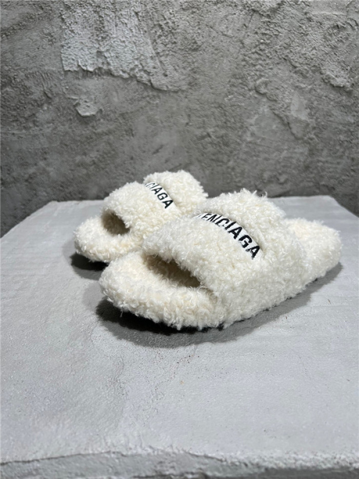 BLEN DESIGNER SLIPPERS